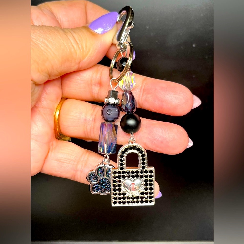 💦🌊beautiful black and silver lock keychain purse bling …